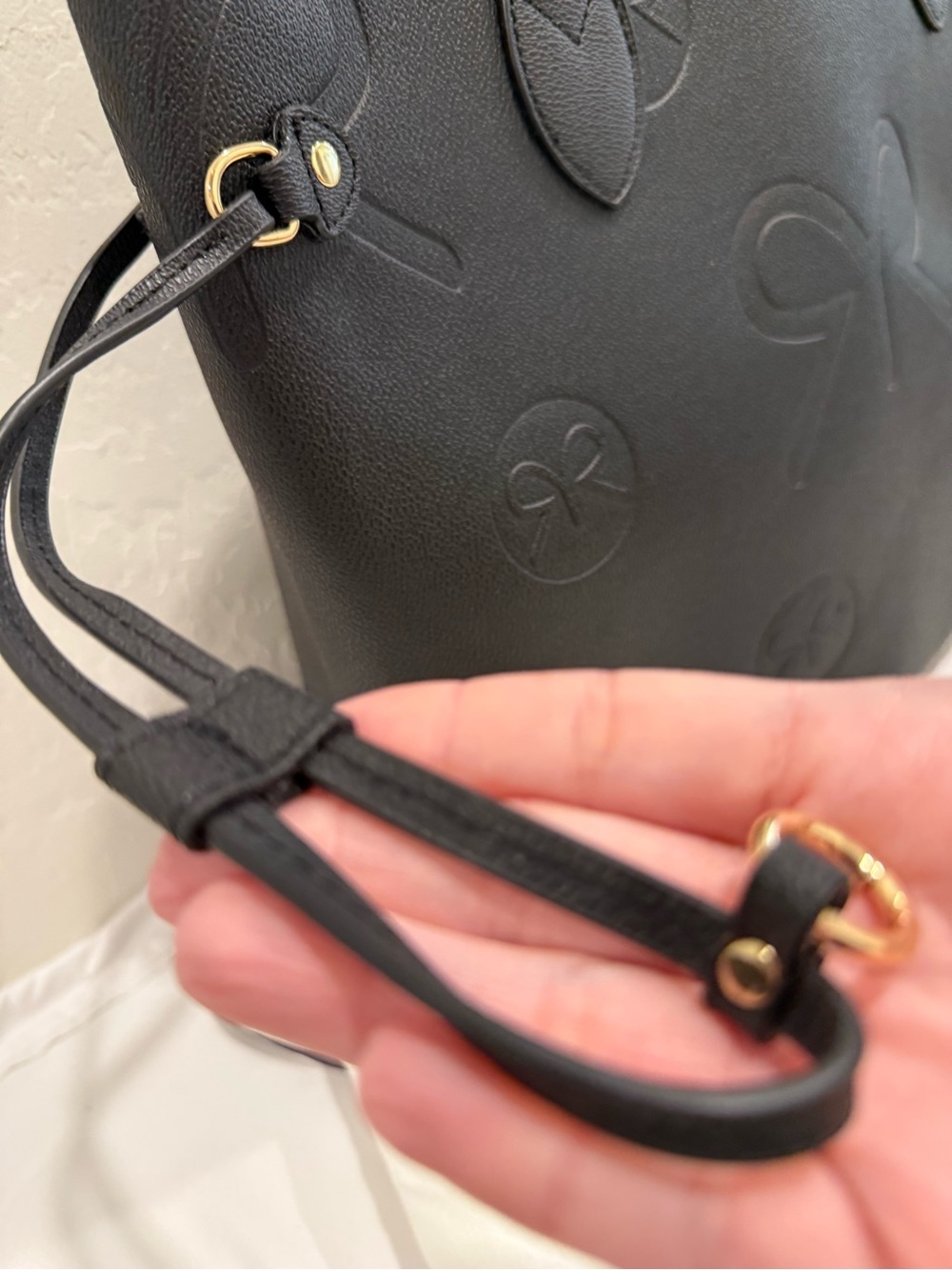 RUBY RIBBON Classic Black Tote Bag with Embossed Bow Detail - NEW WITH TAGS - Picture 5 of 12